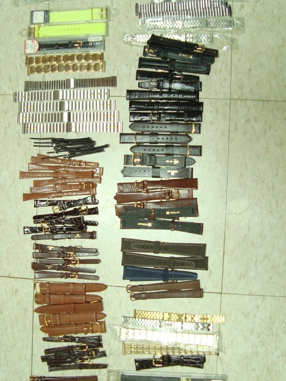 MIX LOT ( Q) 100 VINTAGE NOS WRIST WATCH BANDS MEN AND LADY